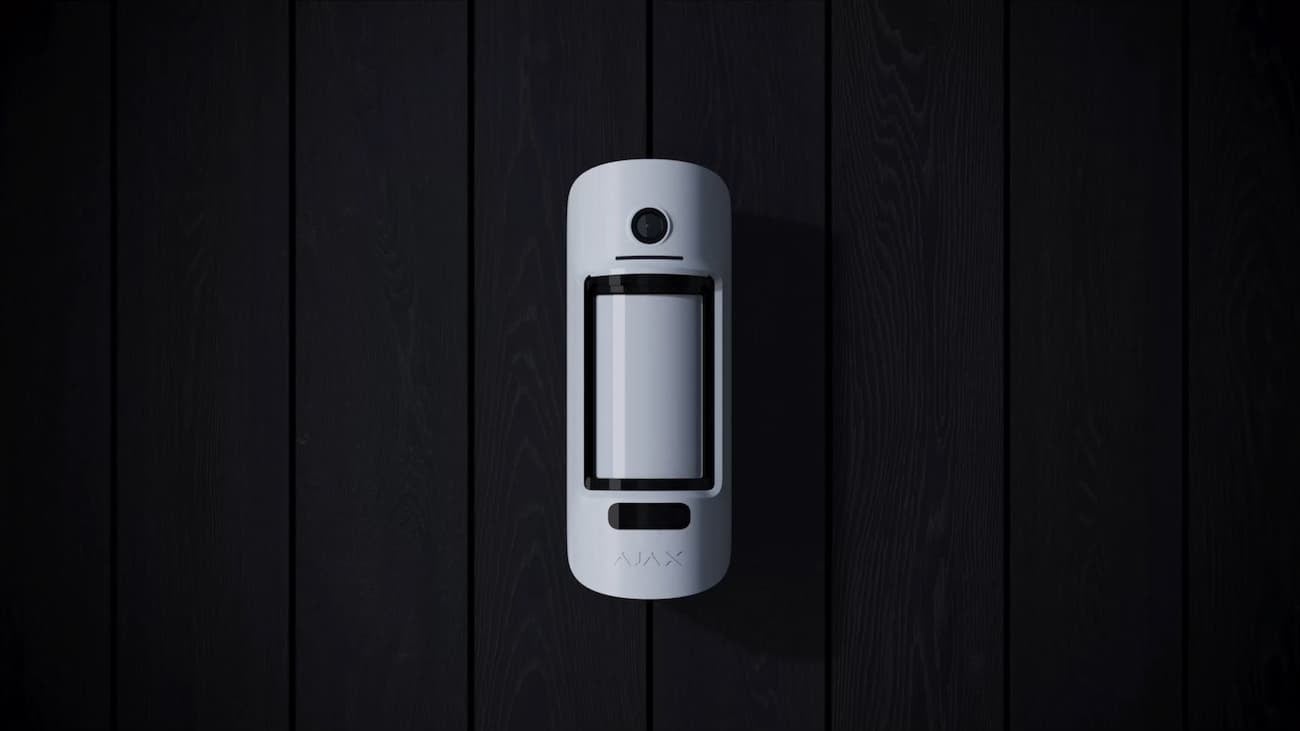 Ajax app showing alarm photo verification